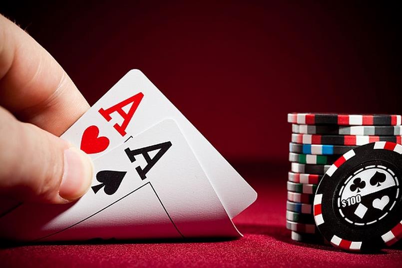 Lợi ích của việc Bluff trong poker là gì?
